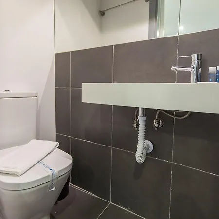 Lovelystay - Little In The Heart Of Alfama *